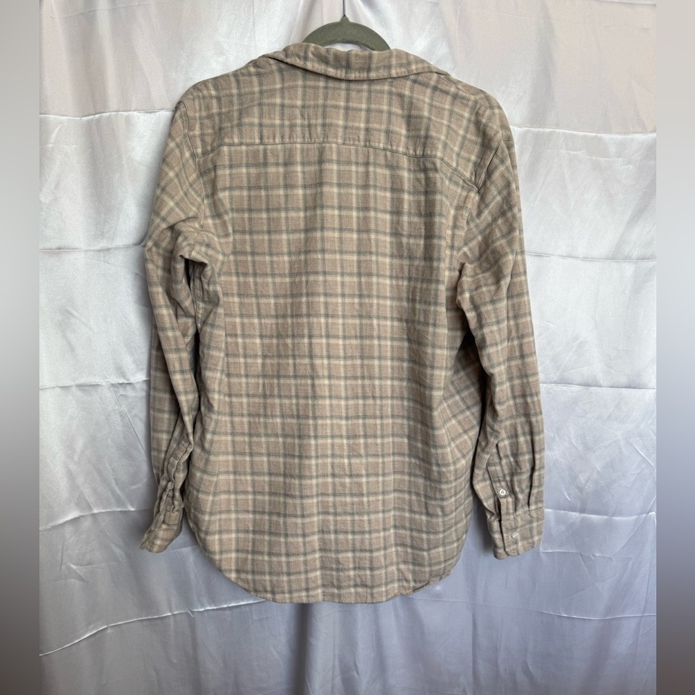 Frank & Eileen Taupe Button-Up Size Medium - Picture 6 of 6